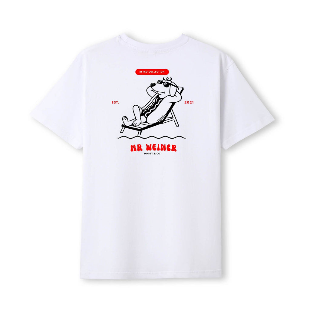 Mr Weiner Relaxes on Deckchair™ Funny Dachshund T‑Shirt