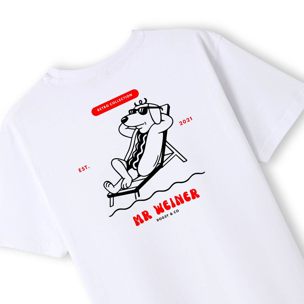 Mr Weiner Relaxes on Deckchair™ Funny Dachshund T‑Shirt