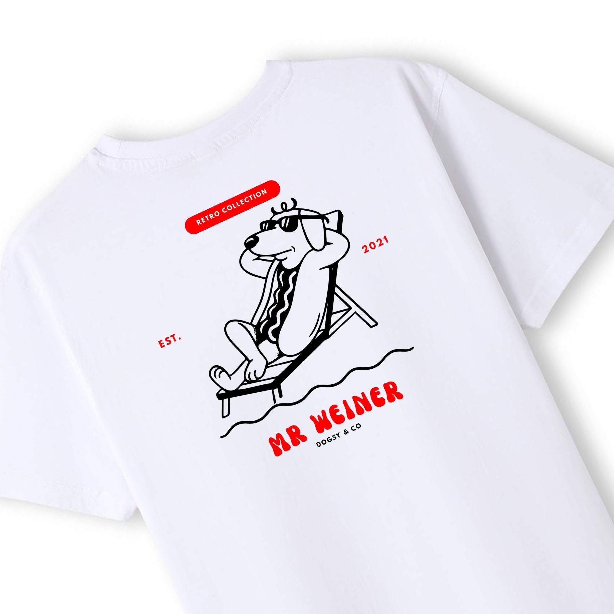 Mr Weiner Relaxes on Deckchair™ Funny Dachshund T‑Shirt